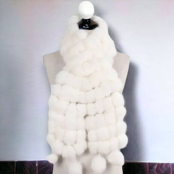Elegant Fur Pom Pom Scarf Neck Wrap Scarves NEW - Picture 1 of 4